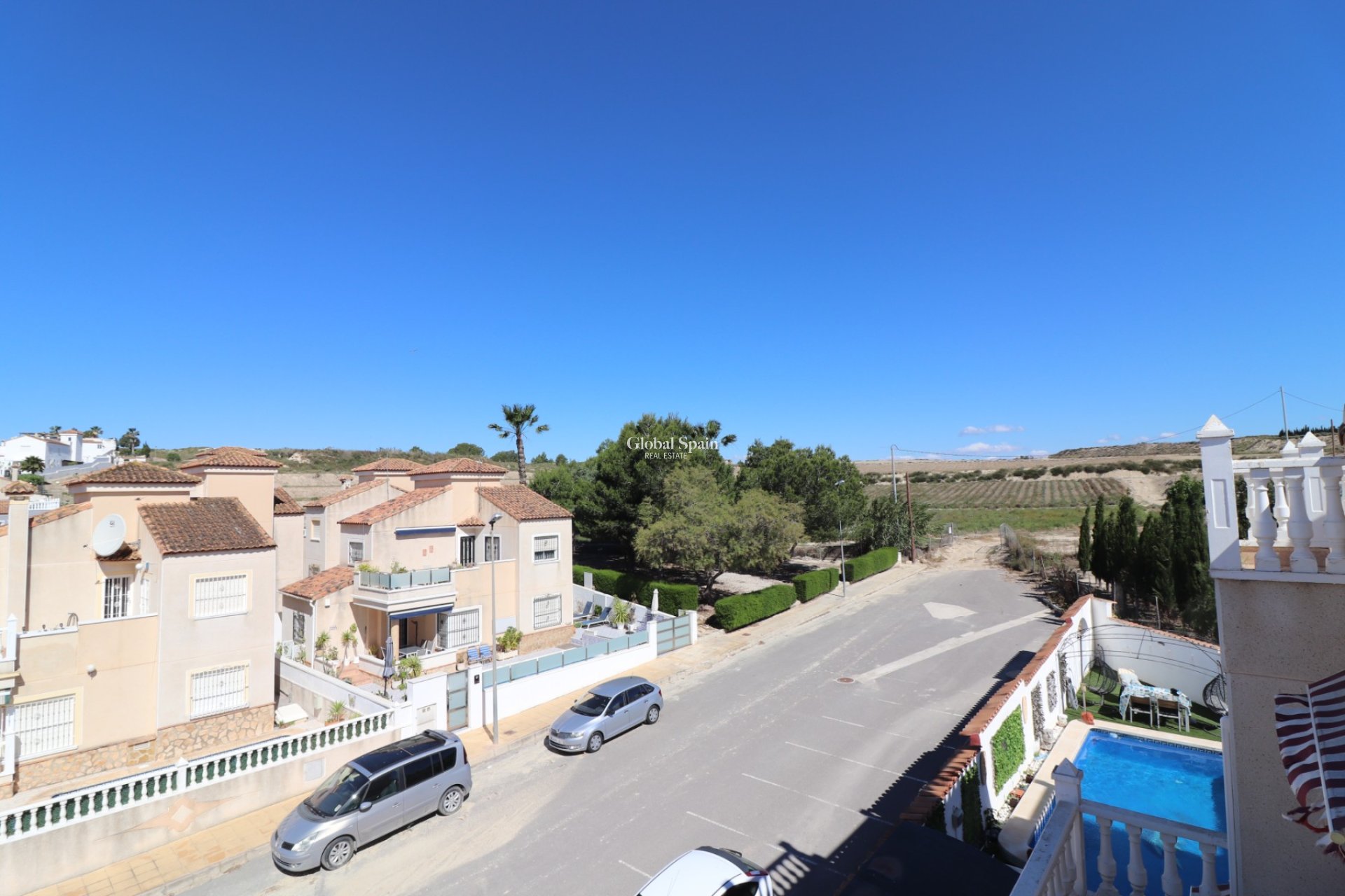 Odsprzedaż - WILLA  -
San Miguel de Salinas - Lake View Mansions