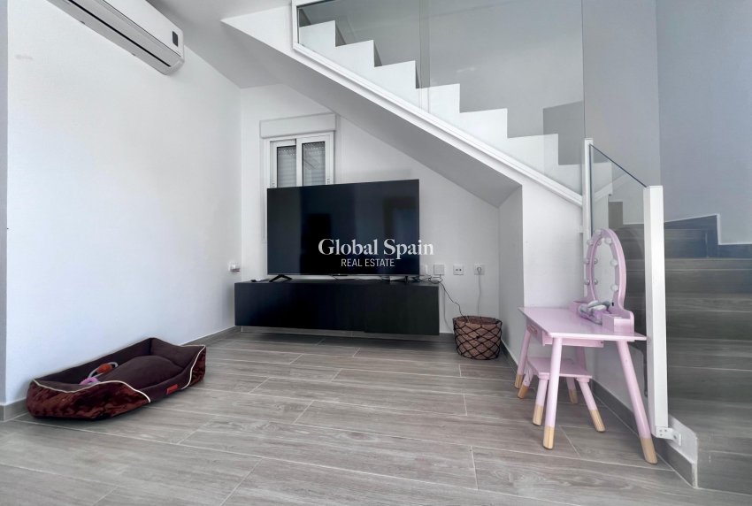 Odsprzedaż - WILLA  -
SAN MIGUEL DE SALINAS - Las filipinas