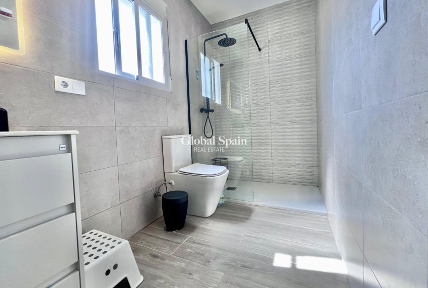 Odsprzedaż - WILLA  -
SAN MIGUEL DE SALINAS - Las filipinas