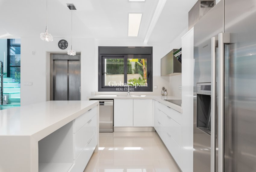 Odsprzedaż - Willa -
SAN MIGUEL DE SALINAS - San Miguel Salinas