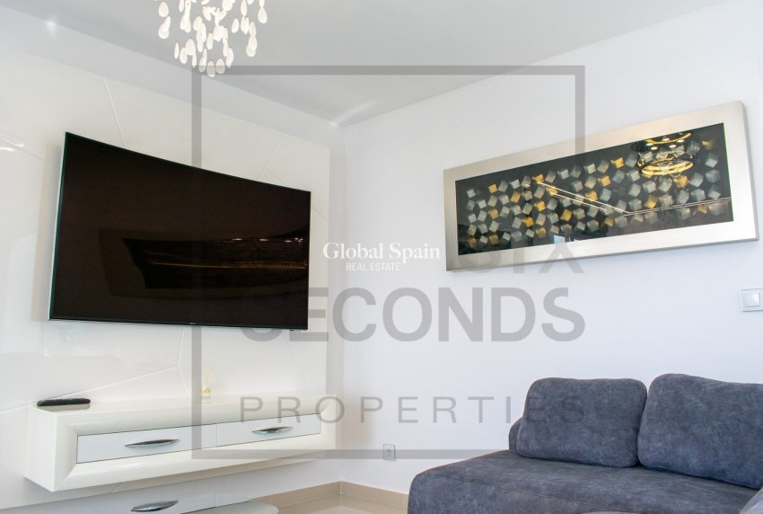 Odsprzedaż - WILLA  -
SAN MIGUEL DE SALINAS - Urbanizaciones