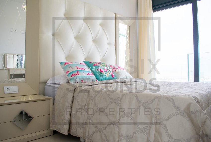 Odsprzedaż - WILLA  -
SAN MIGUEL DE SALINAS - Urbanizaciones