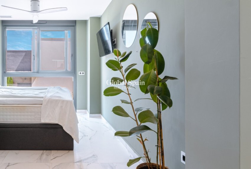 Odsprzedaż - WILLA  -
SAN MIGUEL DE SALINAS - 