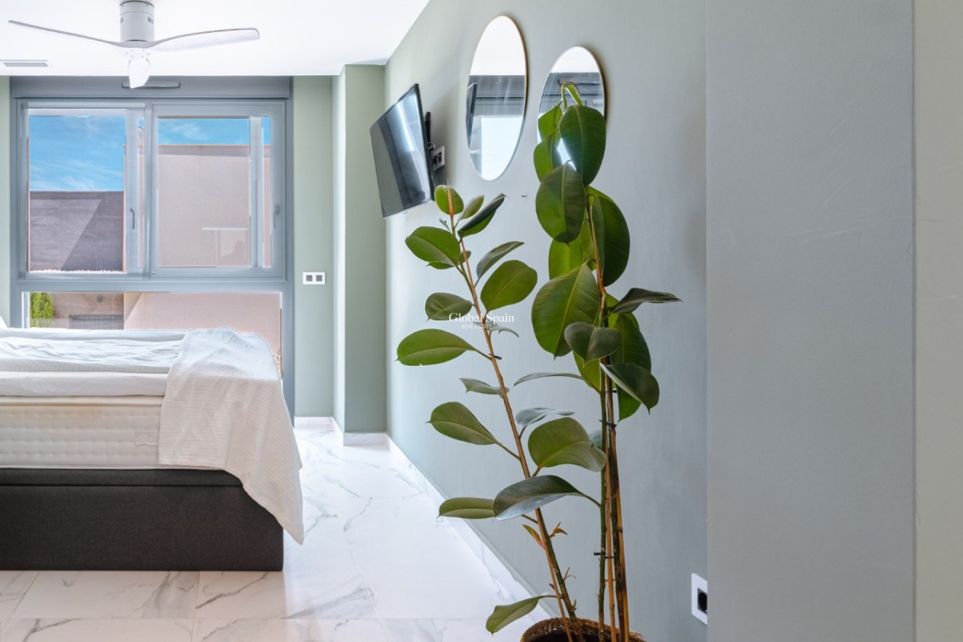 Odsprzedaż - WILLA  -
SAN MIGUEL DE SALINAS - 