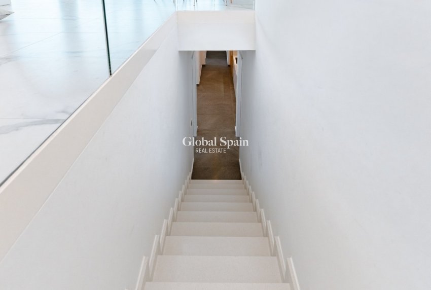 Odsprzedaż - WILLA  -
SAN MIGUEL DE SALINAS - 