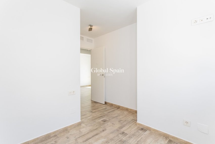 Odsprzedaż - WILLA  -
SANTA POLA - GRAN ALACANT