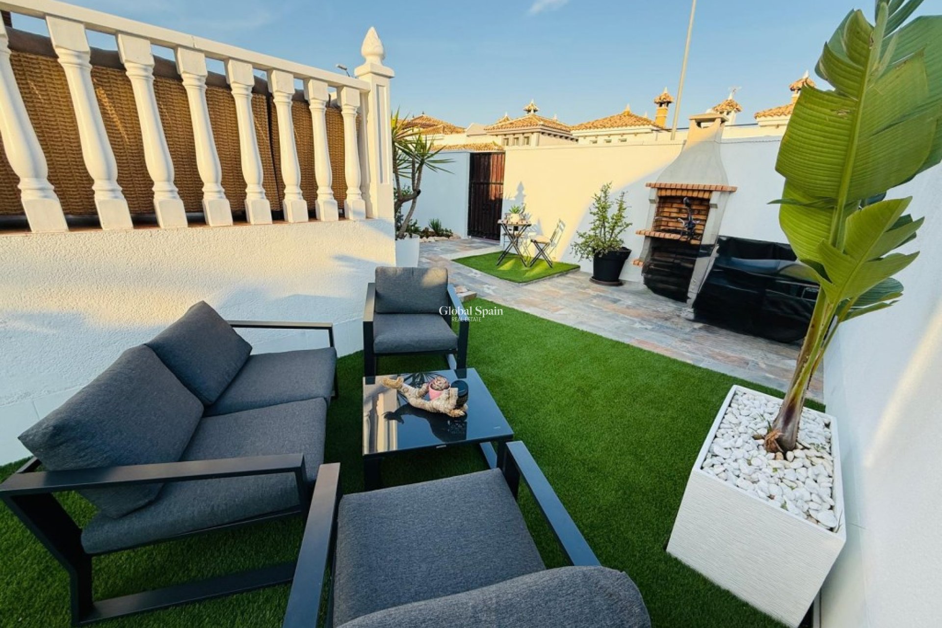 Odsprzedaż - WILLA  -
SUCINA - Inland