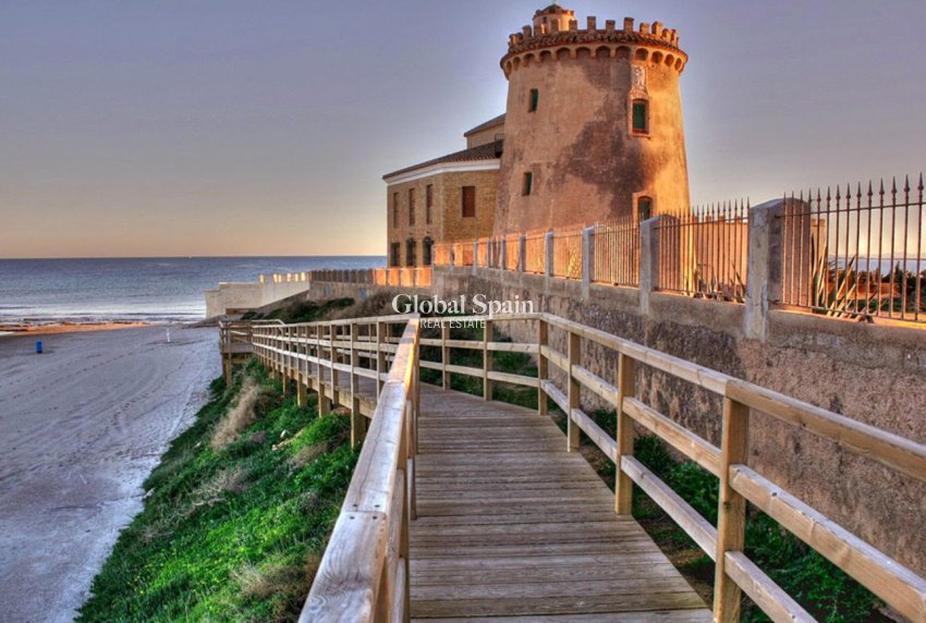 Odsprzedaż - WILLA  -
TORRE DE LA HORADADA - Costa Blanca