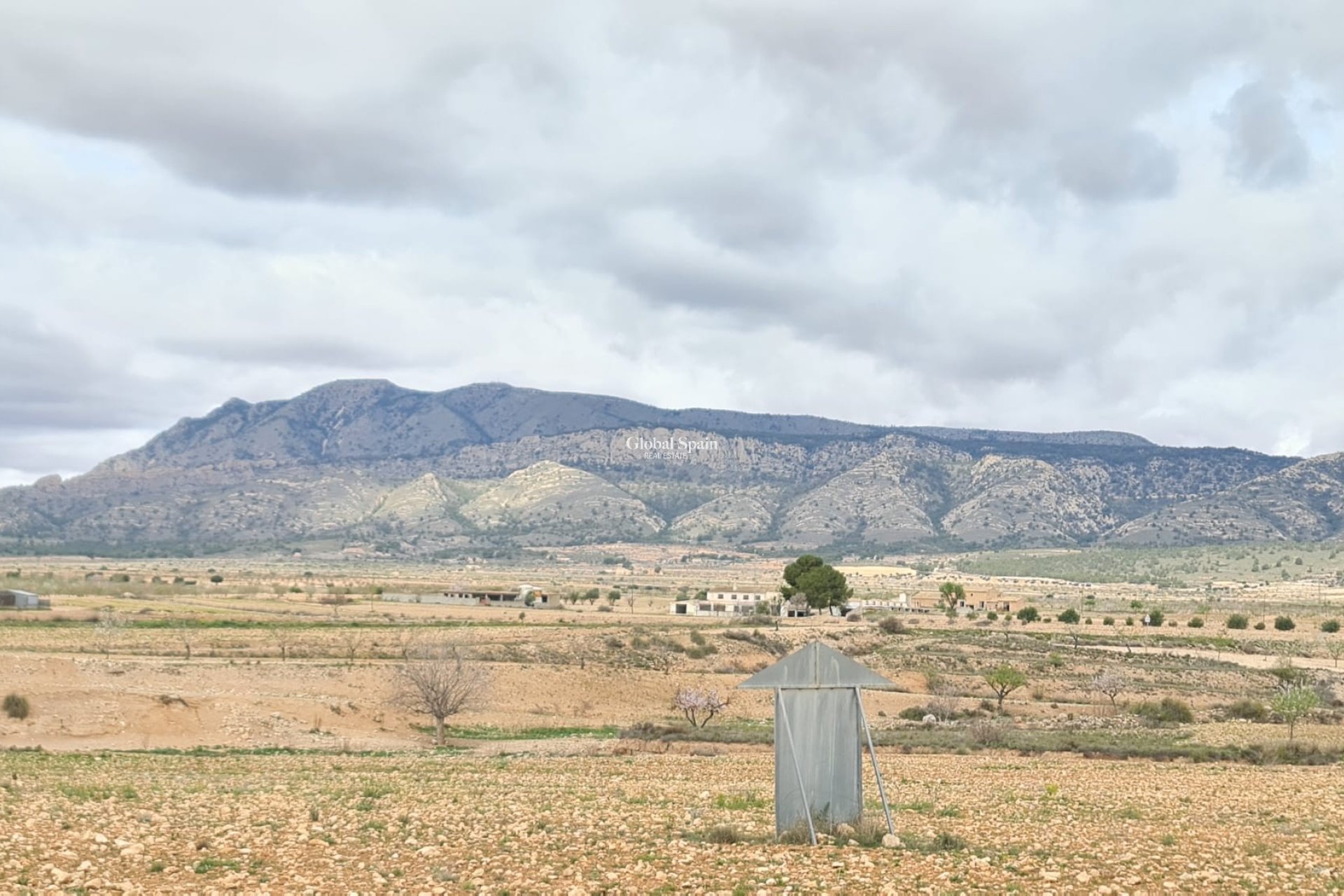 Odsprzedaż - WILLA  -
TORRE DEL RICO - Inland
