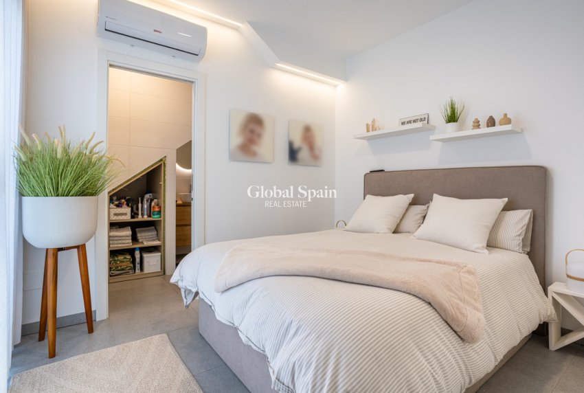 Odsprzedaż - WILLA  -
TORRE PACHECO - Inland