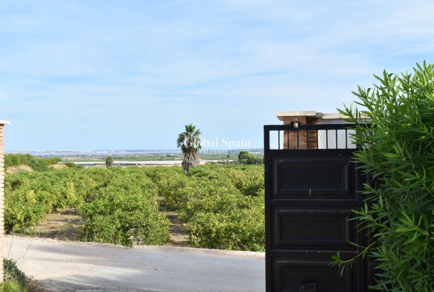 Odsprzedaż - WILLA  -
TORREMENDO - Costa Blanca