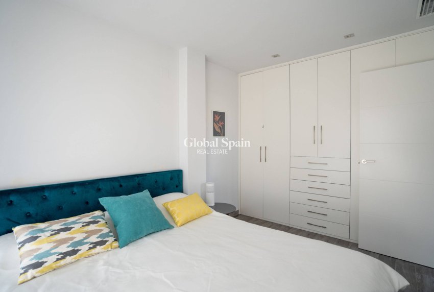 Odsprzedaż - WILLA  -
TORREVIEJA - Aguas nuevas 2