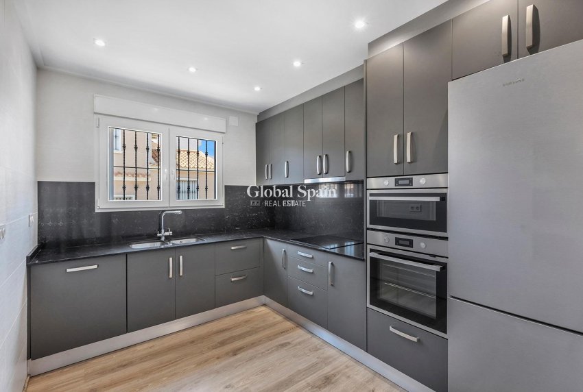 Odsprzedaż - Willa -
TORREVIEJA - Aguas Nuevas