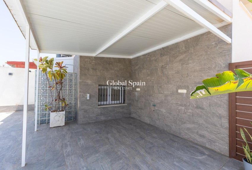 Odsprzedaż - Willa -
TORREVIEJA - Aguas Nuevas