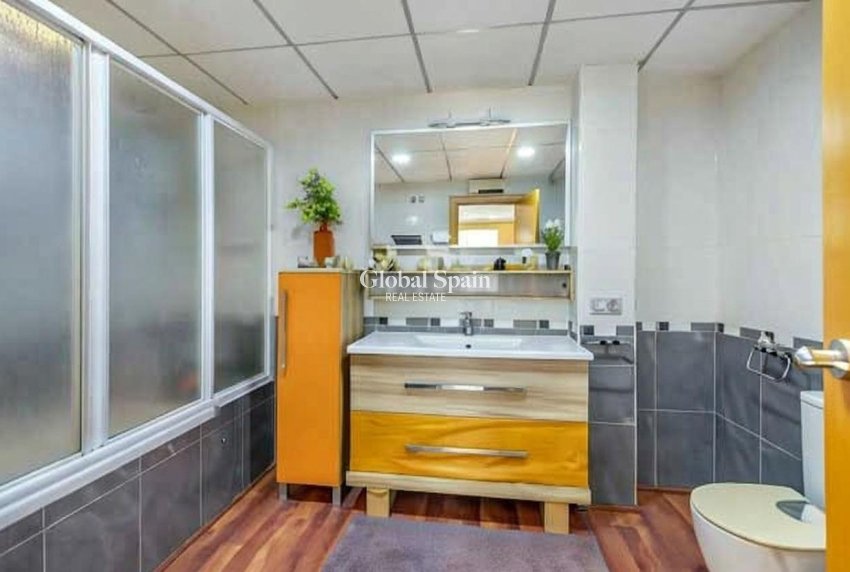 Odsprzedaż - WILLA  -
TORREVIEJA - Aguas Nuevas