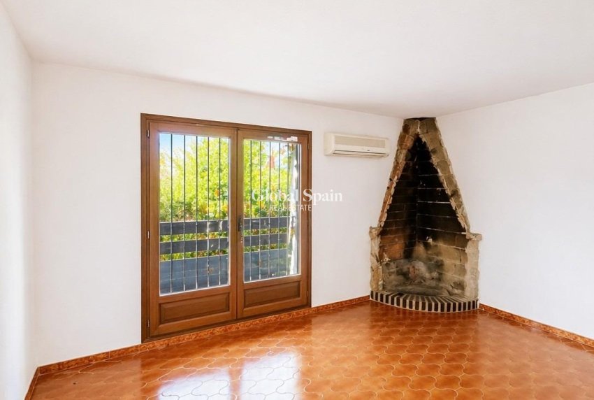 Odsprzedaż - WILLA  -
TORREVIEJA - Aguas Nuevas