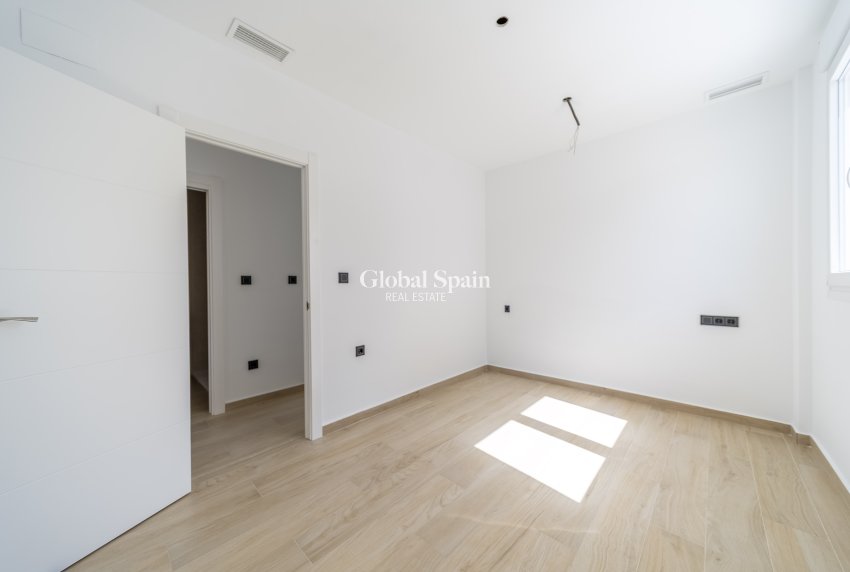 Odsprzedaż - Willa -
TORREVIEJA - Aguas Nuevas