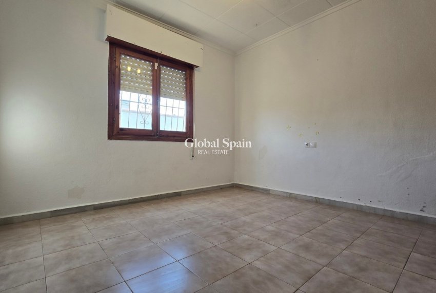 Odsprzedaż - WILLA  -
TORREVIEJA - El Chaparal