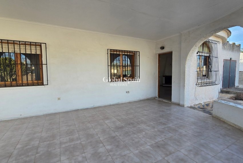 Odsprzedaż - WILLA  -
TORREVIEJA - El Chaparal