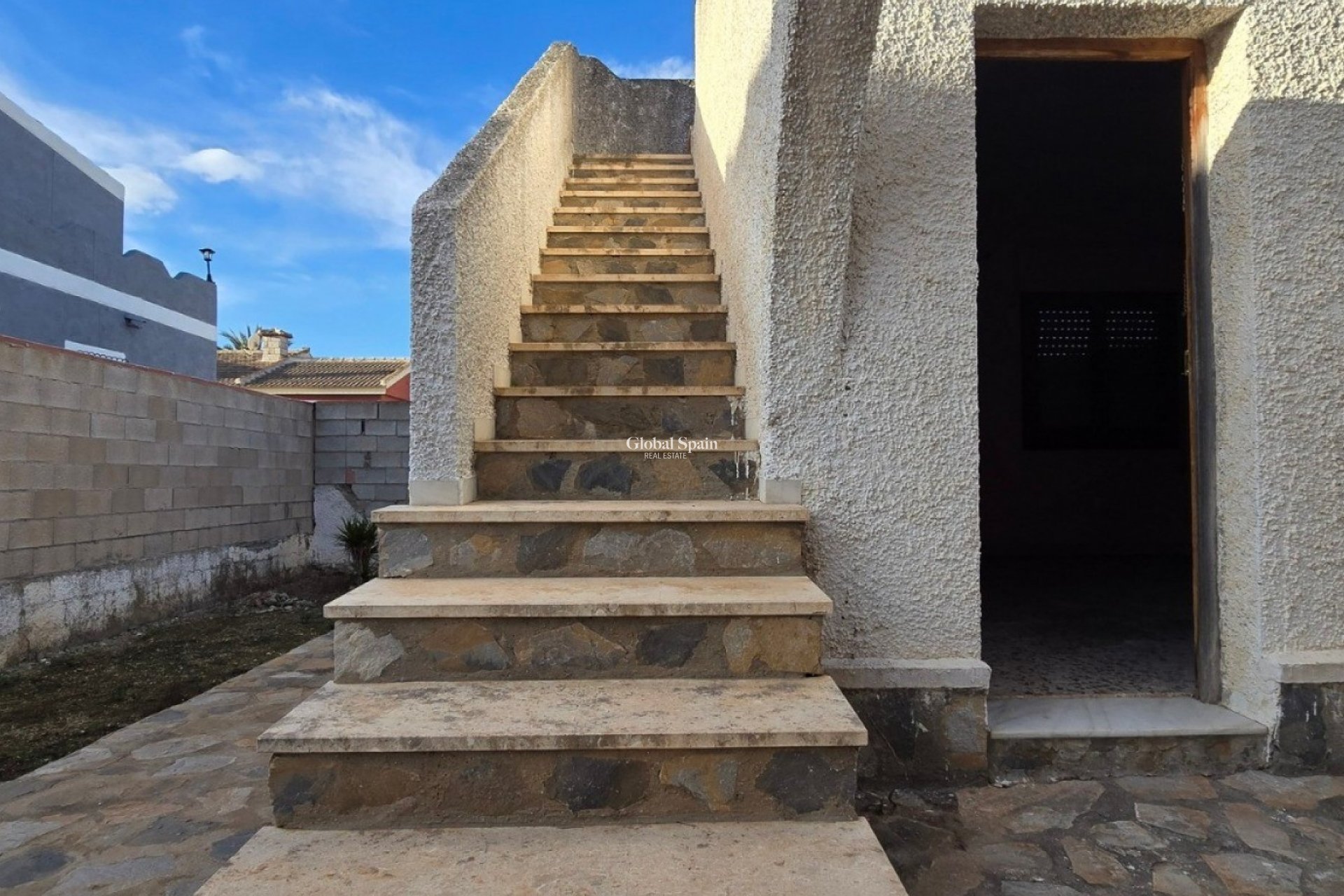 Odsprzedaż - WILLA  -
TORREVIEJA - El Chaparal