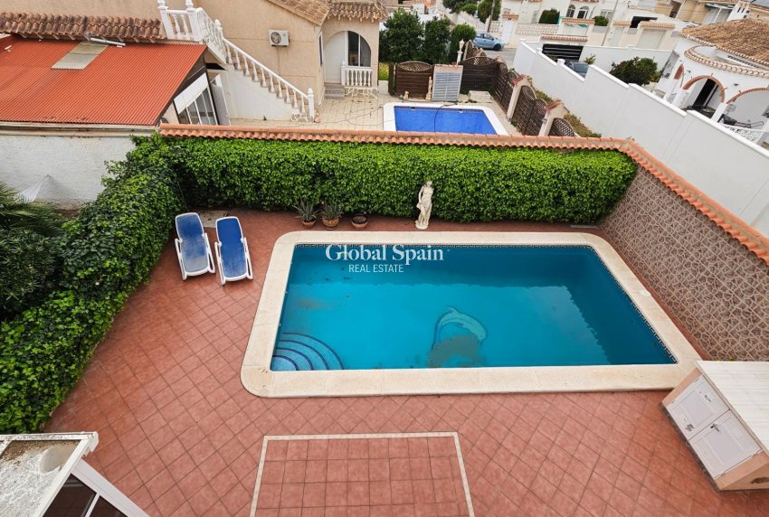 Odsprzedaż - WILLA  -
TORREVIEJA - El Chaparral