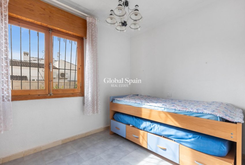 Odsprzedaż - WILLA  -
TORREVIEJA - El chaparral