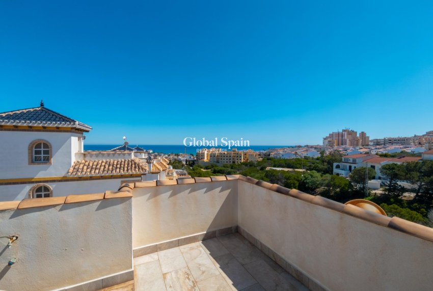 Odsprzedaż - WILLA  -
TORREVIEJA - La Mata