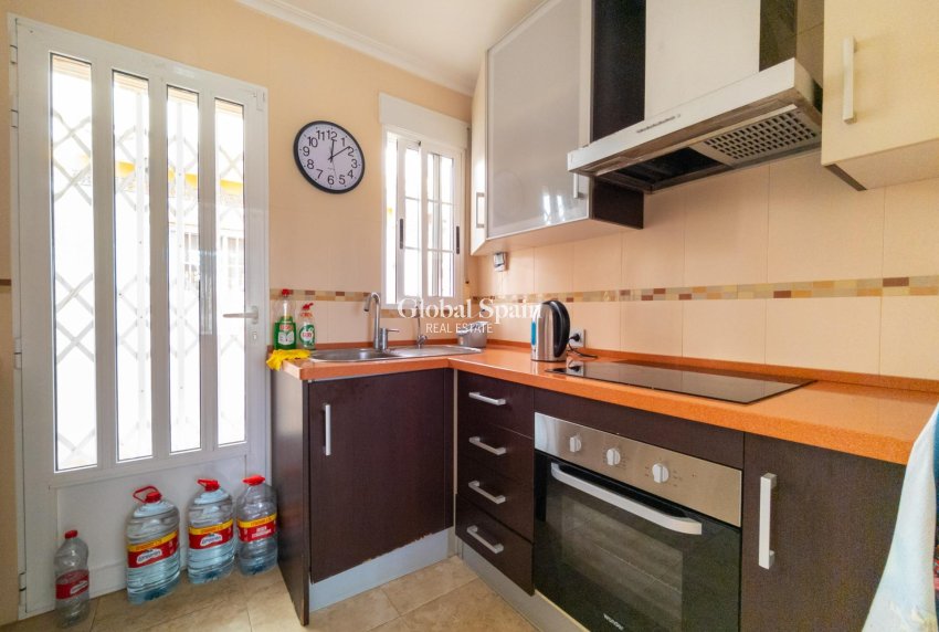 Odsprzedaż - WILLA  -
TORREVIEJA - La Mata