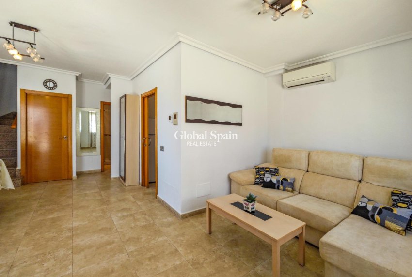 Odsprzedaż - WILLA  -
TORREVIEJA - La Mata