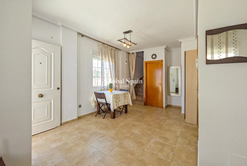 Odsprzedaż - WILLA  -
TORREVIEJA - La Mata