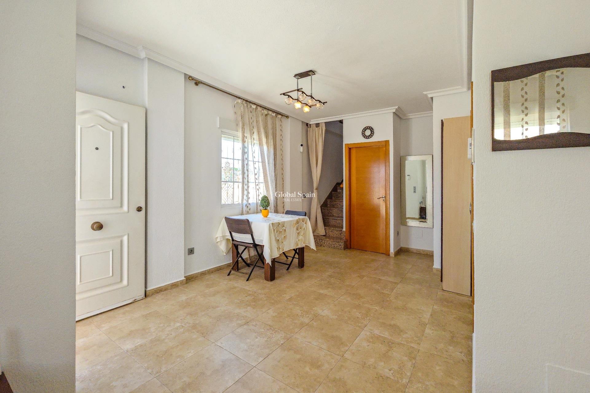 Odsprzedaż - WILLA  -
TORREVIEJA - La Mata