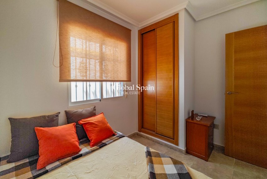 Odsprzedaż - WILLA  -
TORREVIEJA - La Mata