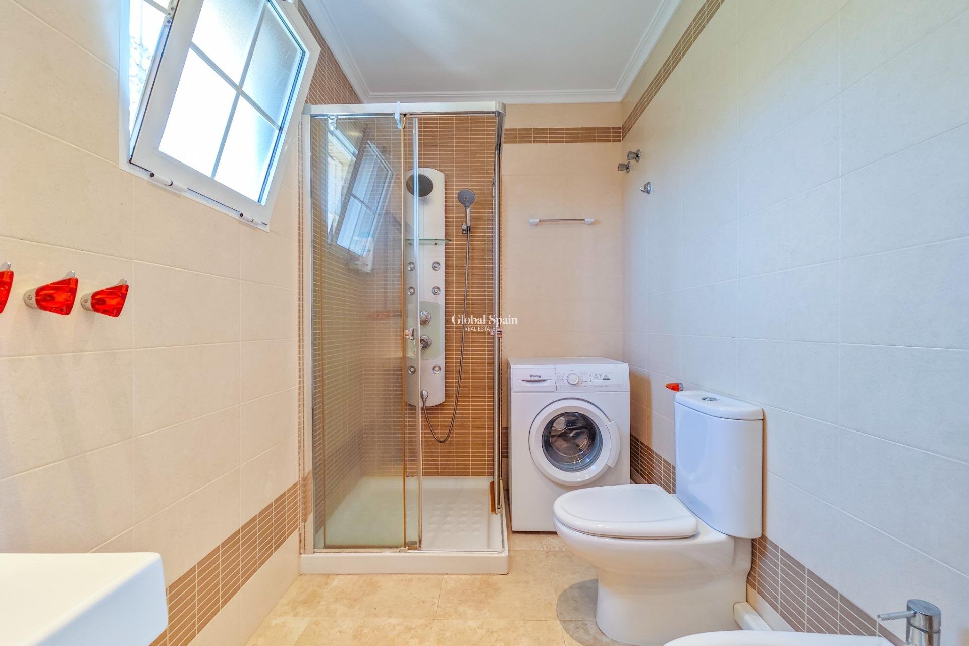 Odsprzedaż - WILLA  -
TORREVIEJA - La Mata