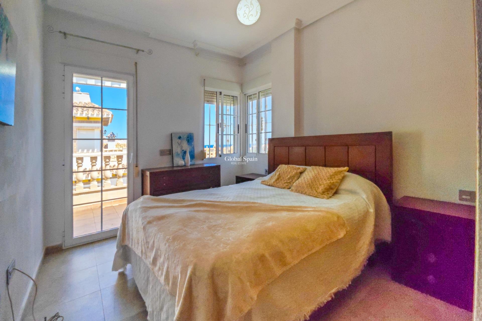 Odsprzedaż - WILLA  -
TORREVIEJA - La Mata