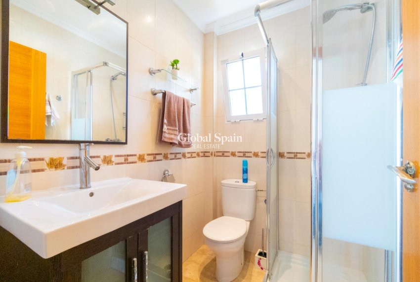 Odsprzedaż - WILLA  -
TORREVIEJA - La Mata