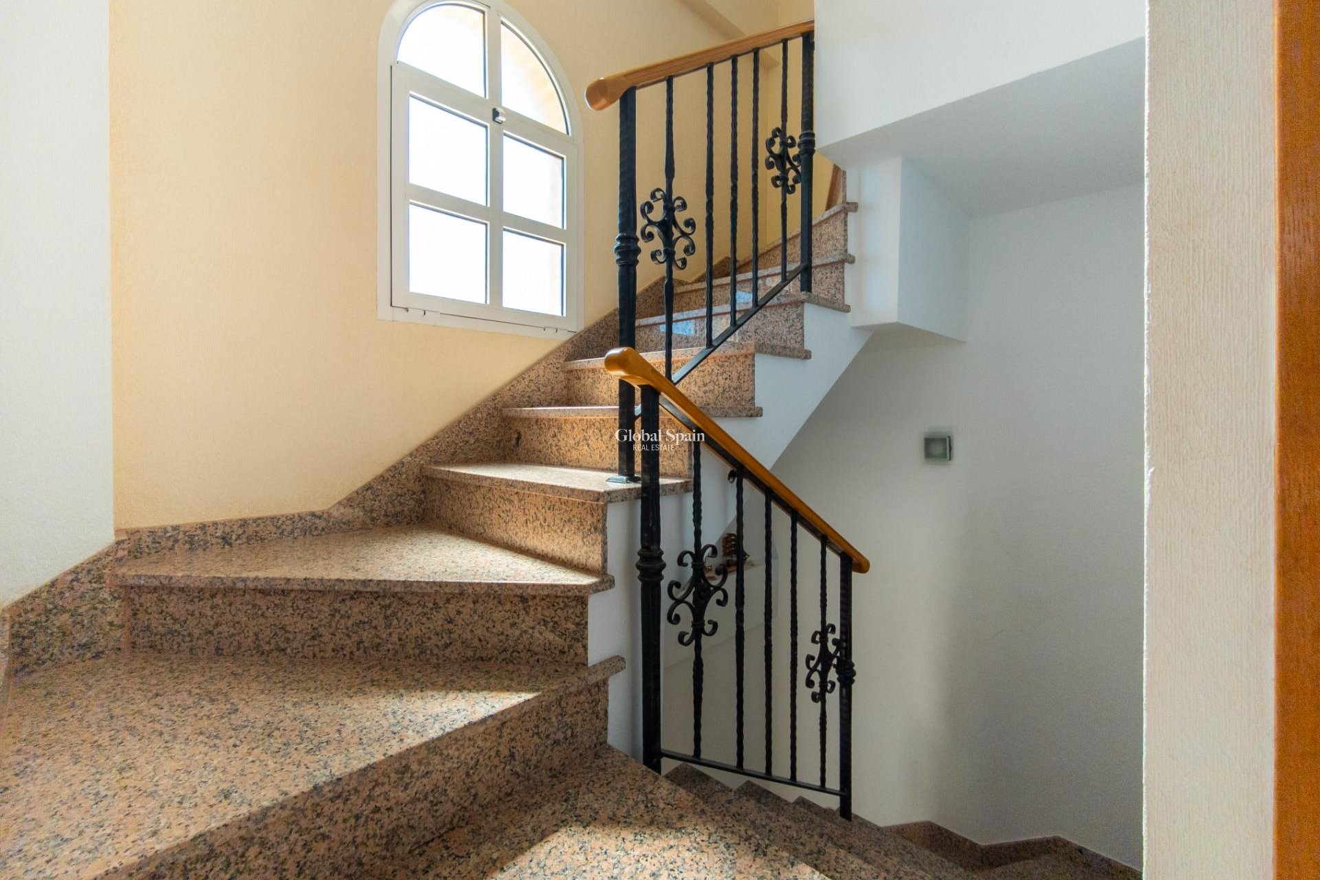 Odsprzedaż - WILLA  -
TORREVIEJA - La Mata