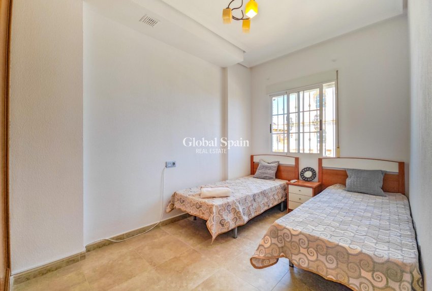 Odsprzedaż - WILLA  -
TORREVIEJA - La Mata