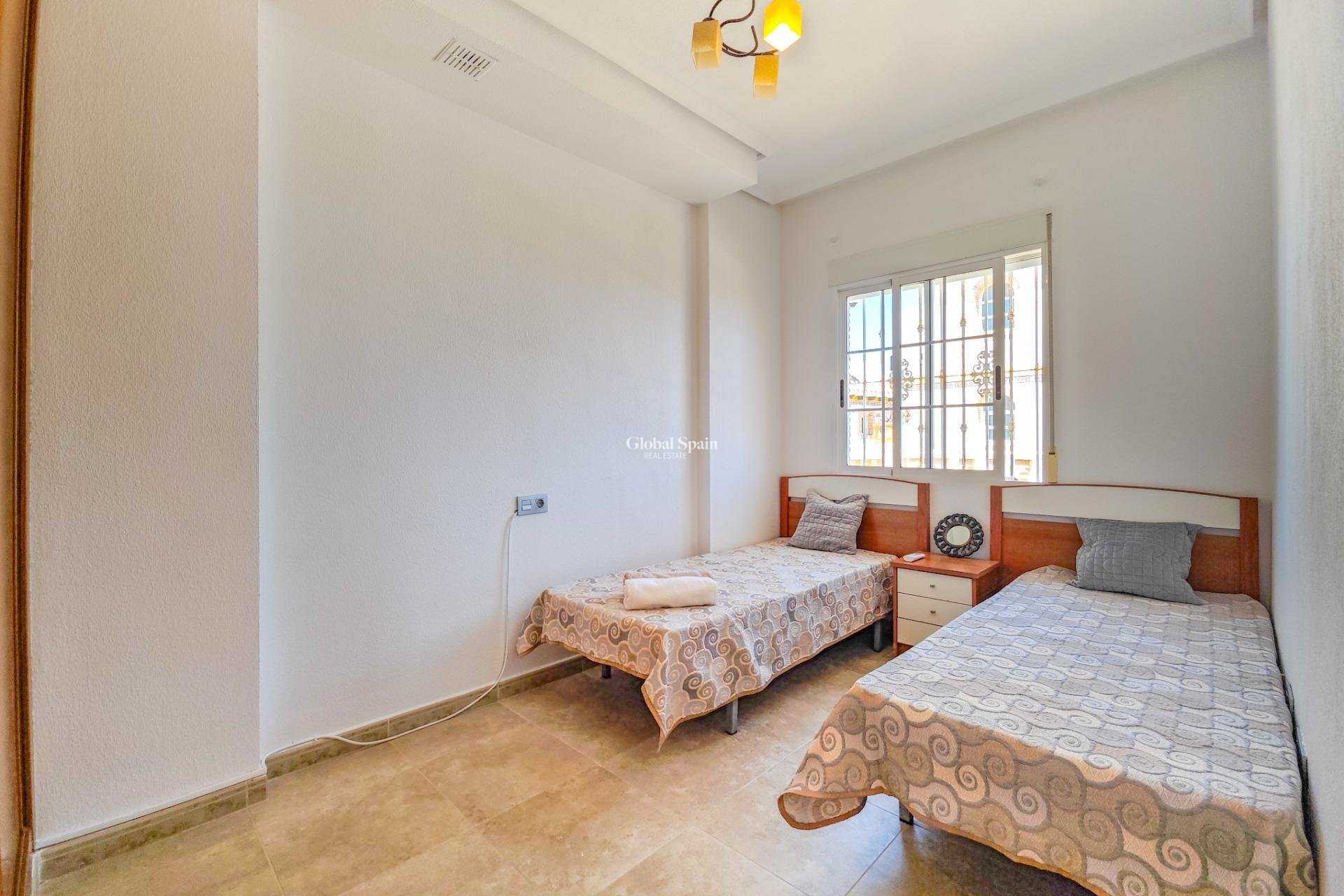 Odsprzedaż - WILLA  -
TORREVIEJA - La Mata