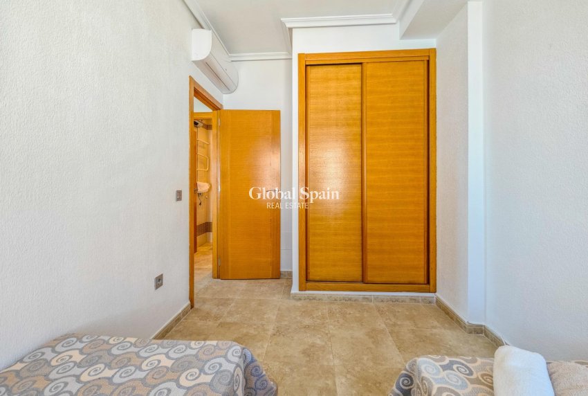 Odsprzedaż - WILLA  -
TORREVIEJA - La Mata