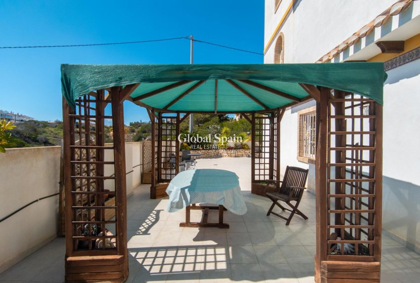 Odsprzedaż - WILLA  -
TORREVIEJA - La Mata