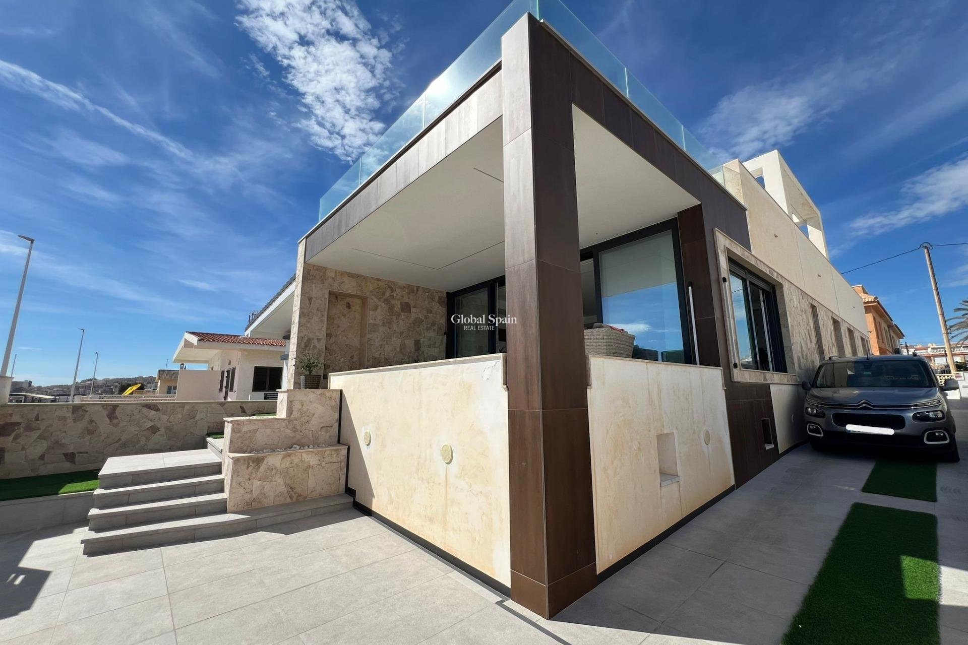 Odsprzedaż - WILLA  -
TORREVIEJA - La Mata