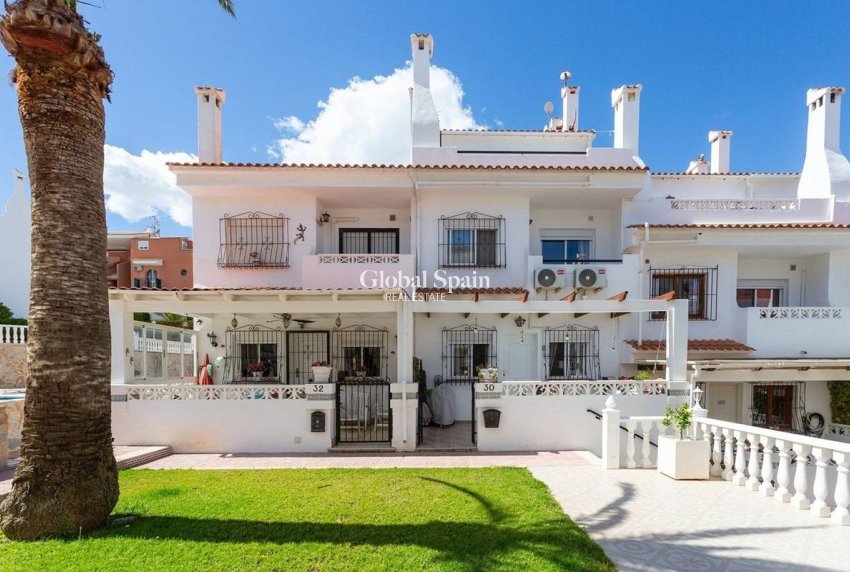 Odsprzedaż - WILLA  -
TORREVIEJA - La Mata