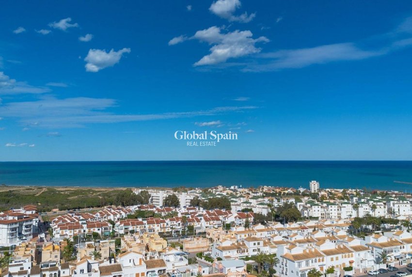 Odsprzedaż - WILLA  -
TORREVIEJA - La Mata