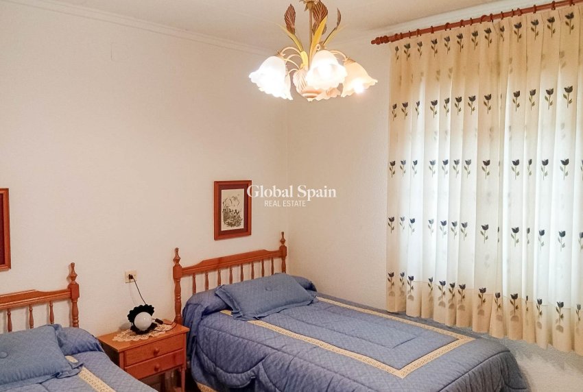 Odsprzedaż - WILLA  -
TORREVIEJA - La Siesta