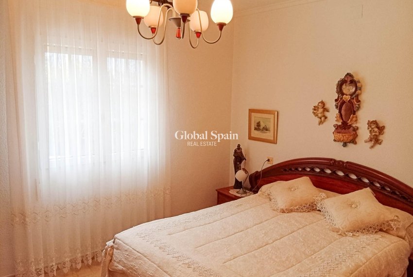 Odsprzedaż - WILLA  -
TORREVIEJA - La Siesta