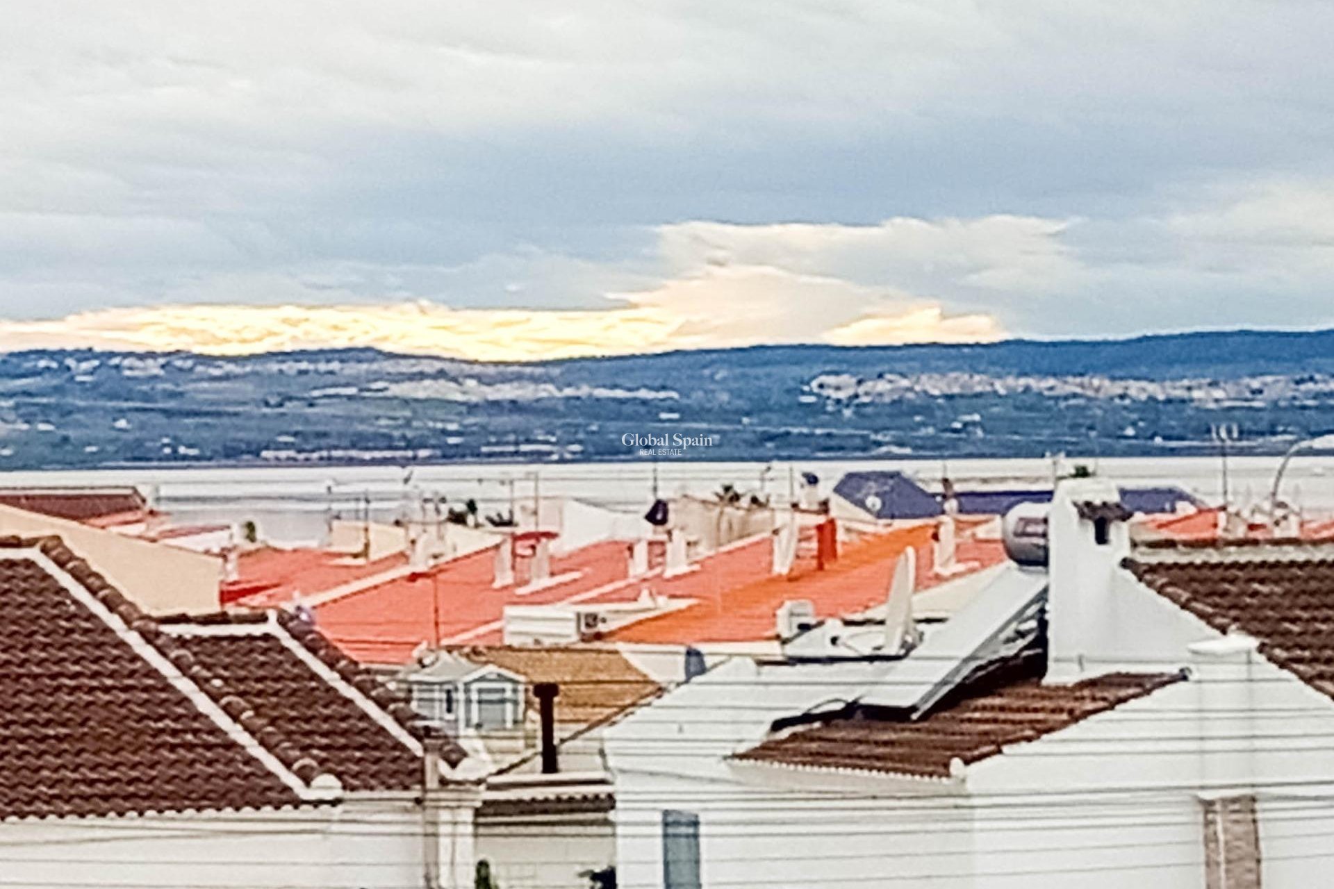 Odsprzedaż - WILLA  -
TORREVIEJA - La Siesta