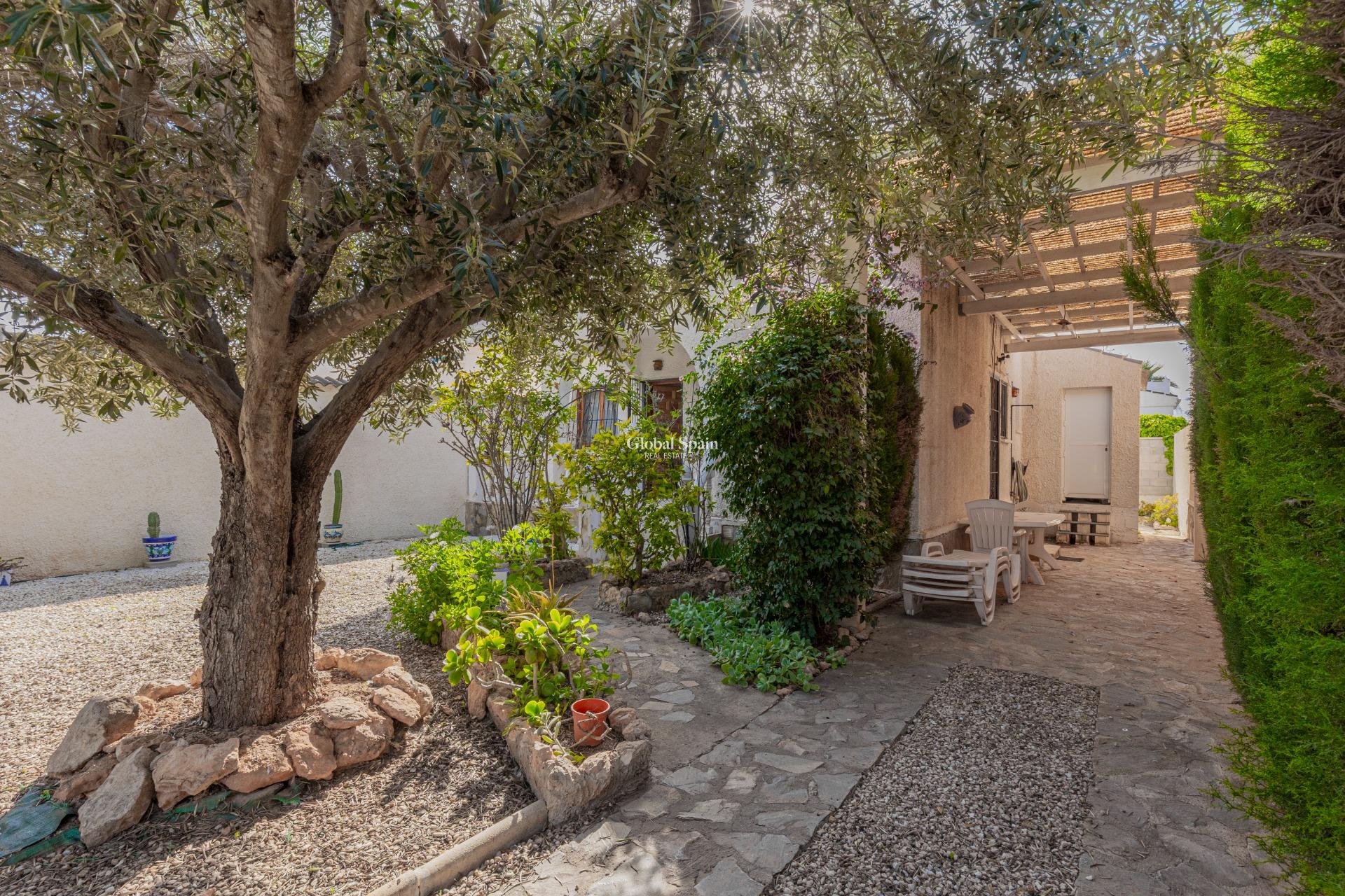 Odsprzedaż - WILLA  -
TORREVIEJA - La siesta