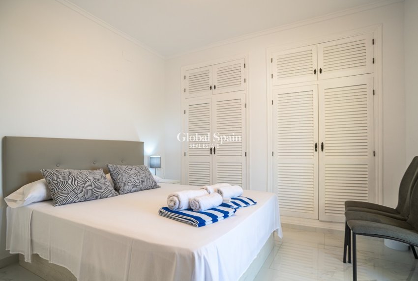 Odsprzedaż - Willa -
TORREVIEJA - La Siesta