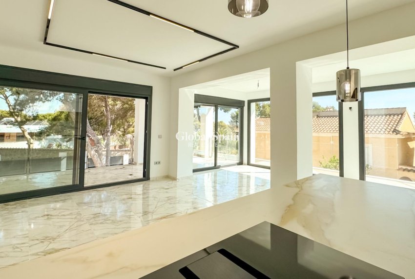 Odsprzedaż - WILLA  -
TORREVIEJA - LOS BALCONES - LOS ALTOS