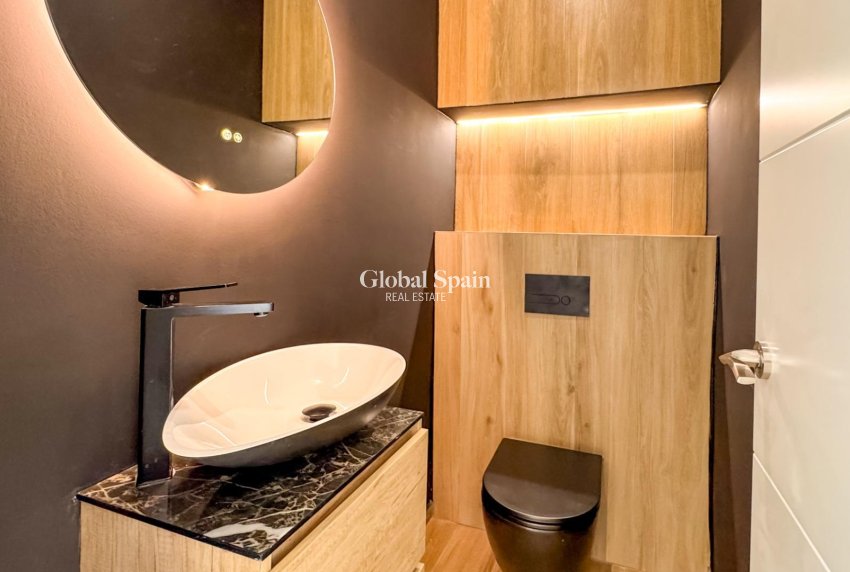 Odsprzedaż - WILLA  -
TORREVIEJA - LOS BALCONES - LOS ALTOS